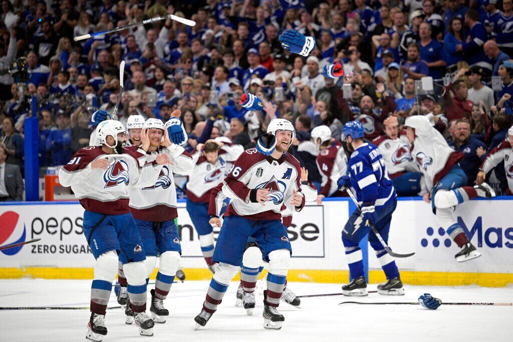 Stanley Cup Avalanche Lightning Hockey